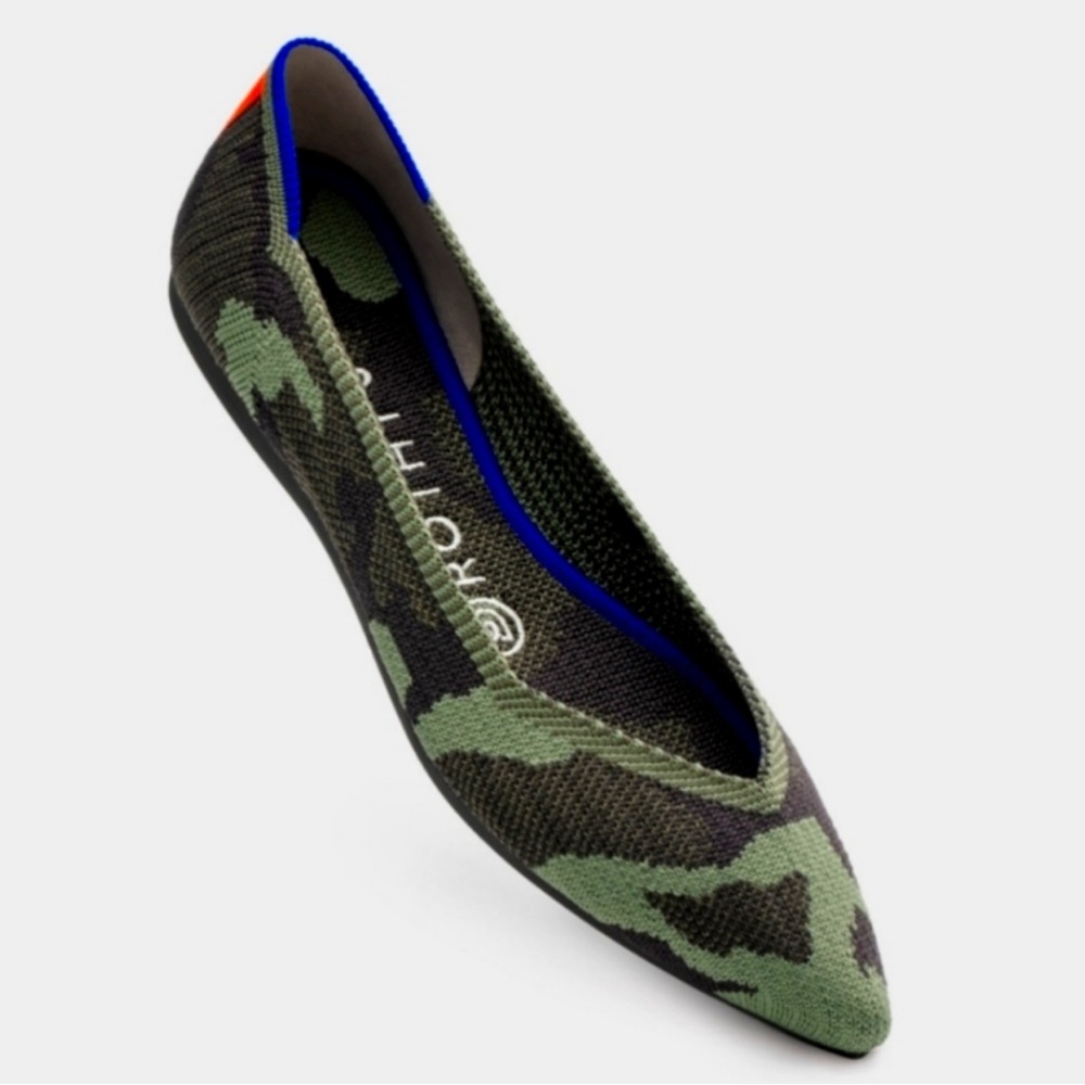 ROTHY’S THE POINT OLIVE GREEN CAMO FLAT, SIZE 7.5.